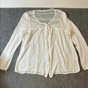 Aeropostale Cream Long Sleeve Buttoned Blouse Women’s Size L Lace Feminine